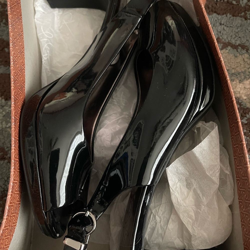 Life Stride Black Patent Leather Heels